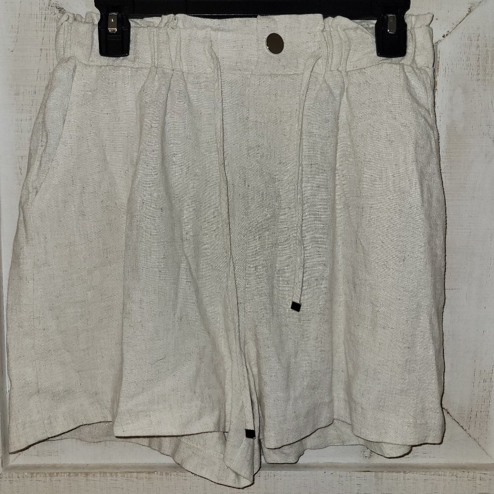Stradivarius Linen Blend Cream Shorts Size Medium